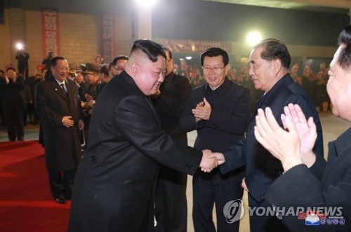 북한 김정은, 오늘 새벽 열차로 러시아 향해 (평양 조선중앙통신=연합뉴스) 김정은 북한 국무위원장이북러정상회담에 참석하기 위해 24일 새벽 러시아를향해 출발했다고조선중앙통신이 보도했다.