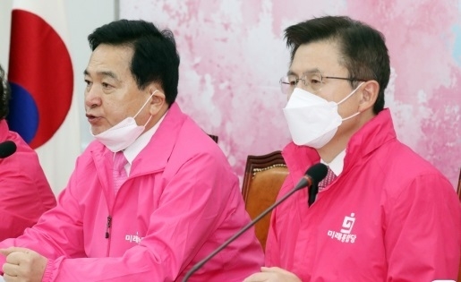 미래통합당 황교안 대표가 16일 오전 서울 여의도 국회에서 열린 최고위원회의에서 발언하고 있다.