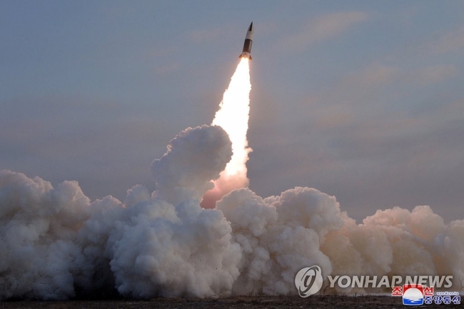 <strong>북한 미사일 발사 </strong>※ 기사와 직접 관련이 없습니다. (조선중앙통신=연합뉴스) 국내에서만 사용가능.