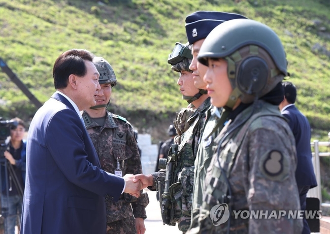 <strong>尹, '실사격' 한미 화력격멸훈련 주관…'국가급' 역대 최대규모 【포천=연합뉴스】</strong>
