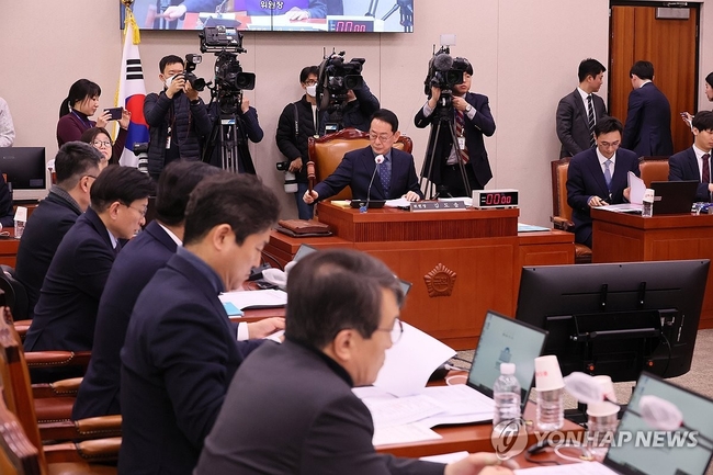 31일 국회에서 열린 법제사법위원회 전체회의에서 김도읍 위원장이 회의를 주재하고 있다. 법사위는 이날 박성재 법무부 장관 후<br>
보자 인사청문회 실시계획서를 채택했다. 인사청문회는 다음달 15일 열린다. 【서울=연합뉴스】