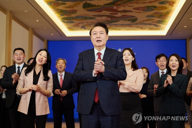 尹, 기업 출산장려금에 "세제혜택 등 지원방안 즉각 강구하라"【서울=연합뉴스】