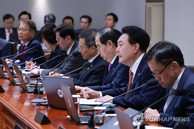 뉴스윤석열 대통령이 18일 서울 용산 대통령실 청사에서 열린 국무회의에서 발언하고 있다. 2024.6.18 【사진=연합뉴스】