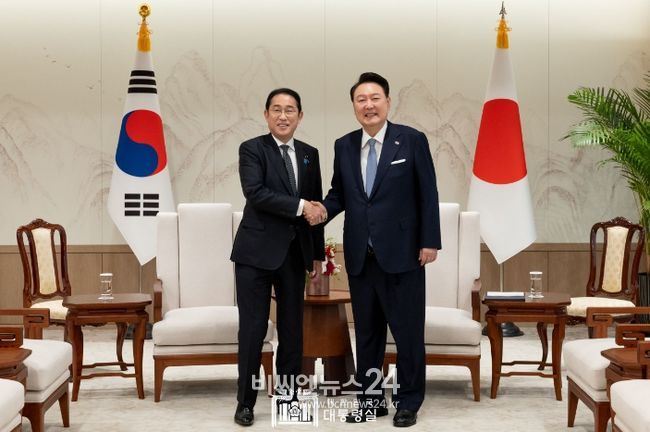 9월 6일 윤석열 대통령은 방한한 기시다 후미오 일본 총리와 한일 정상회담을 가졌다.